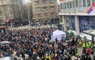Zaposleni u RTS-u se obratili studentima i kolegama: „Izađite napolje kao ljudi“ Zaposleni u RTS-u se obratili studentima i kolegama: „Izađite napolje kao ljudi“